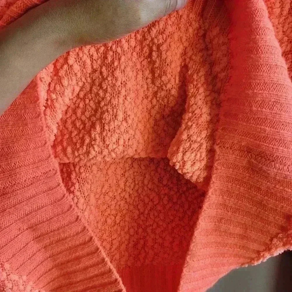 Full Circle Sweater Large Vibrant Orange Color Long Sleeve V Neck Light WEIGHT - Picture 6 of 8